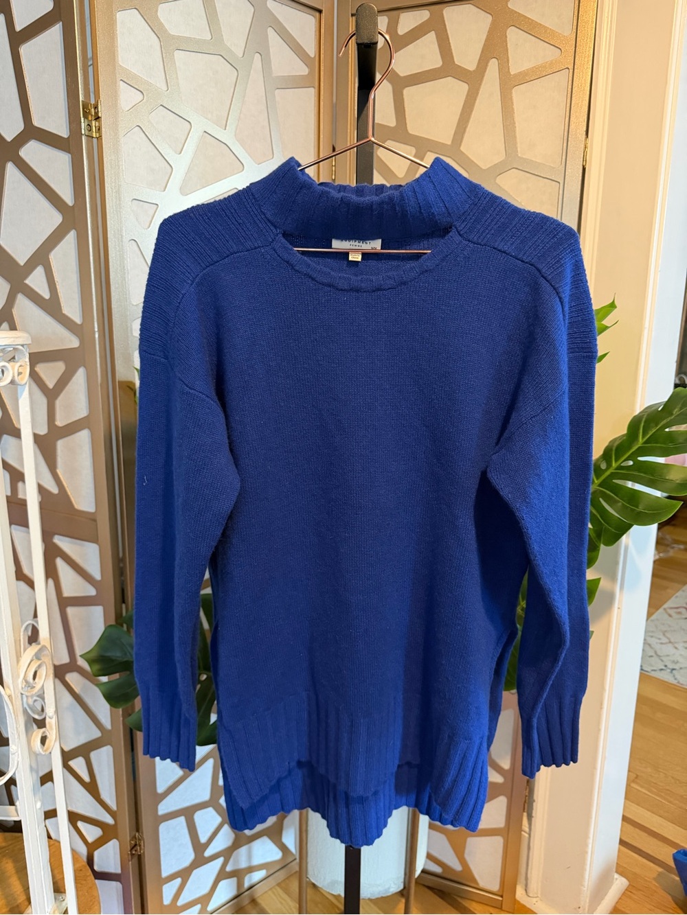 Equipment Femme Blue Crewneck Knit Sweater Size M Ribbed Detail